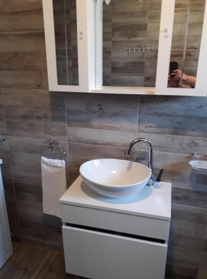 Apartman Sandra Vodice Exterior foto