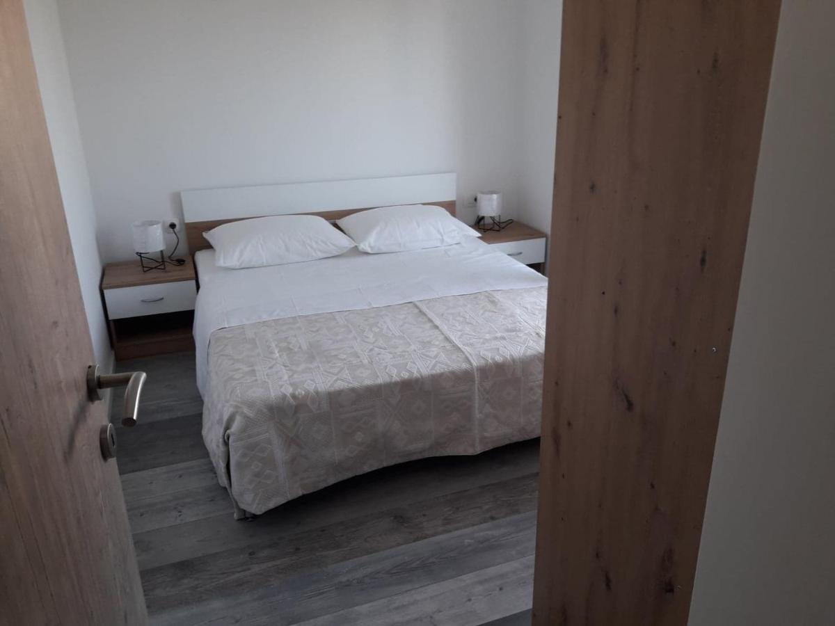Apartman Sandra Vodice Exterior foto